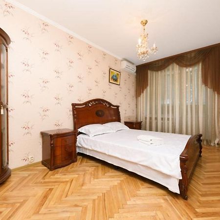 Apartment On Volodymirska 73 Street Kijev Kültér fotó