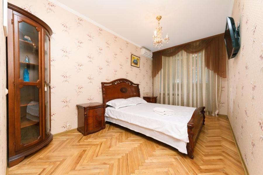 Apartment On Volodymirska 73 Street Kijev Kültér fotó